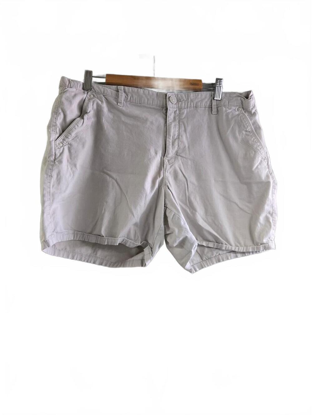 Gloria Vanderbilt Beige 14 Slimming Effect Shorts
